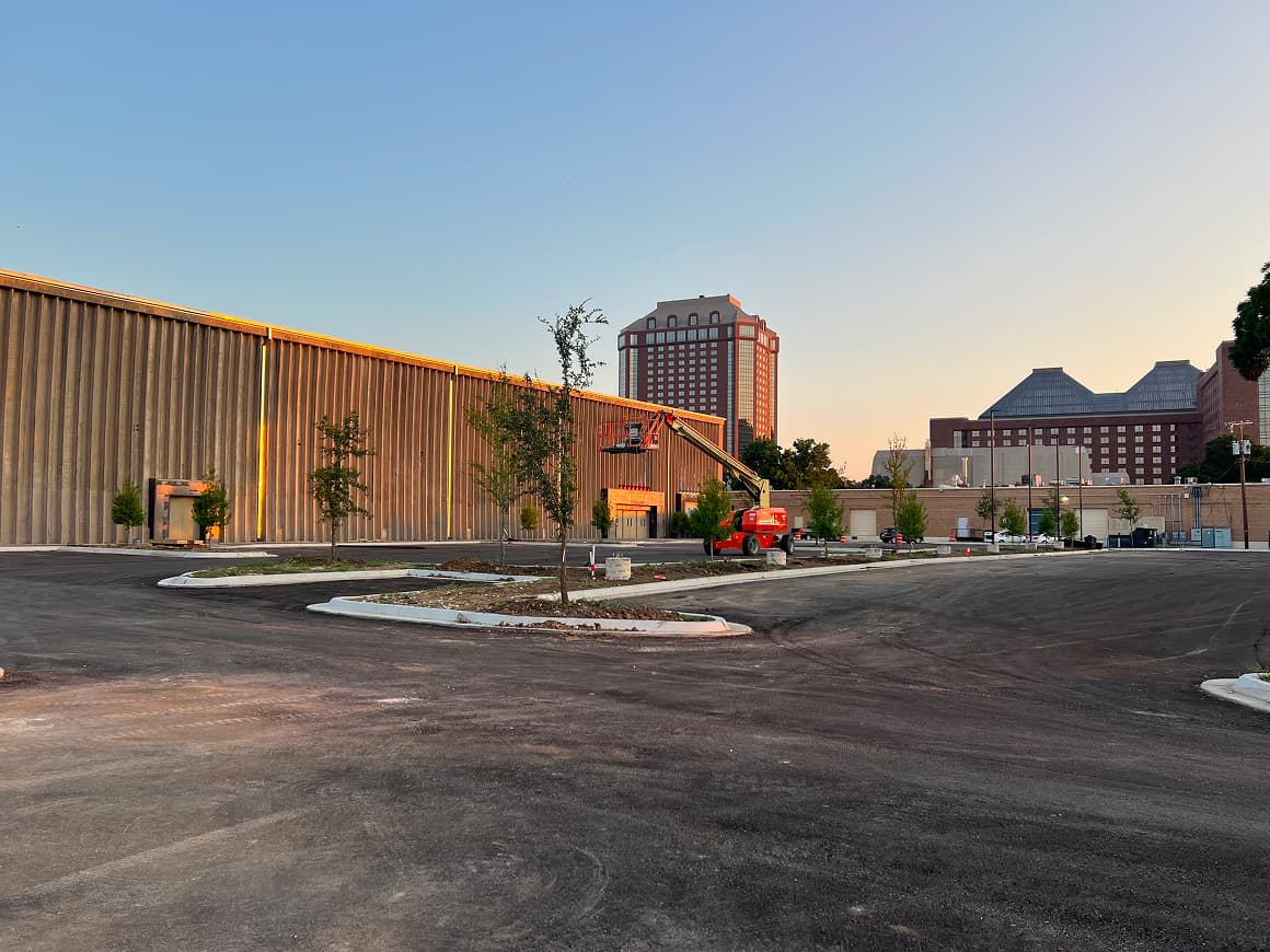 1987 – Delmo Johnson envisions the building as a future cultural hub for Dallas.}